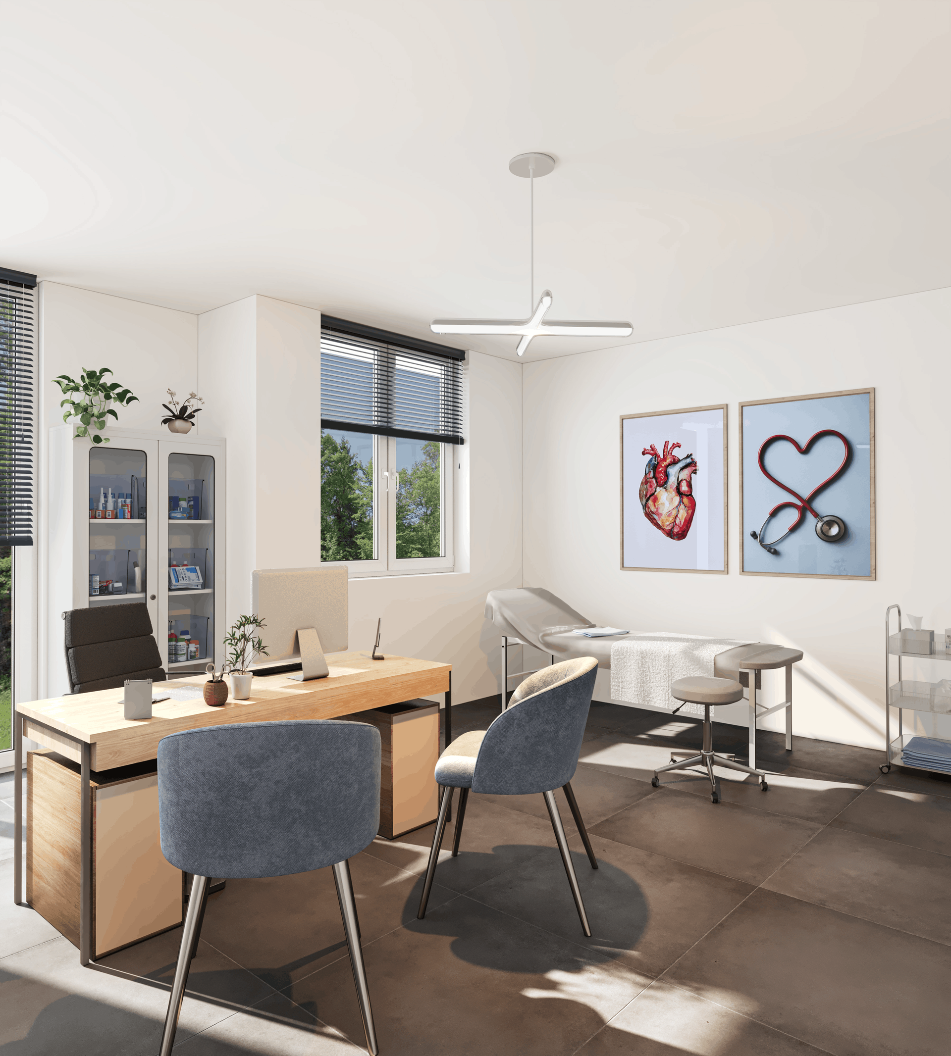 Das lichtdurchflutete Büro besticht durch einen warmen Holzboden, einen freistehenden hellen Schreibtisch mit drei eleganten beigen Polsterstühlen und eine markante, dunkle Einbauschrankwand. Große Zimmerpflanzen, ein abstraktes Wandbild und der Einfall von natürlichem Sonnenlicht schaffen eine professionelle und zugleich einladende Arbeitsatmosphäre.